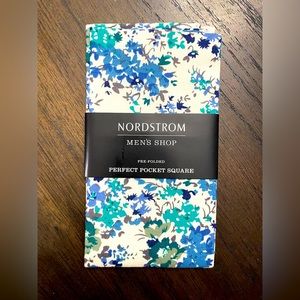 Nordstrom Perfect Pocket Square // White and Blue Floral pattern